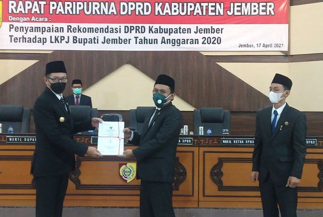 Beri Rapor Merah Atas Pertanggungjawaban Bupati, DPRD Minta Hendy-Firjaun Kejar Ketertinggalan