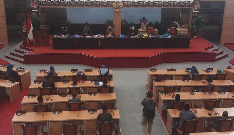 DPRD Kabupaten Mojokerto Bersama Bupati dan Wakilnya Gelar Paripurna Bahas APBD 2022