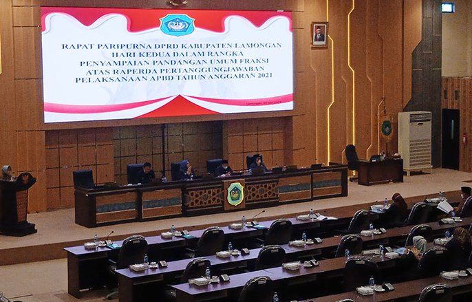 Paripurna Raperda Tahun 2021, Tujuh Fraksi DPRD Lamongan Apresiasi Kinerja Pemerintah Daerah