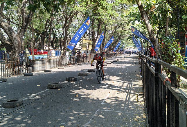 Serunya Adu Kebut Lintasan Lurus Dengan Sepeda Kayuh
