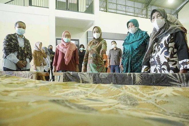 24 Perajin Batik Kota Mojokerto Dapat Pelatihan ecoprint