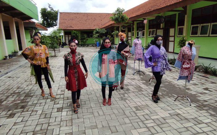 Menilik "Luva" Hasil Karya Siswi SMKN