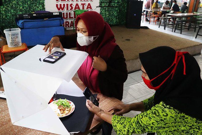 Pelatihan Fotografi dan Optimalisasi Media Sosial Jadikan Produk Kuliner SWK Menarik
