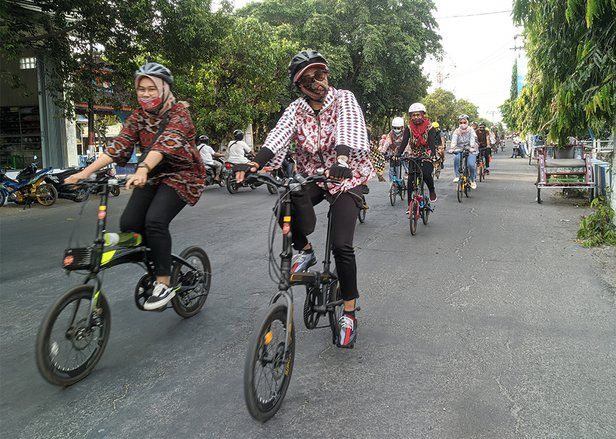 Gowes Pakai Batik, Siapa Takut