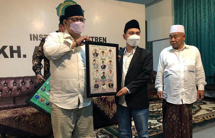 Terima Penghargaan dari Jurnalis Nahdliyin, Gus Barra Cucu Pendiri NU: Ini Jadi Motivivasi S3 Saya
