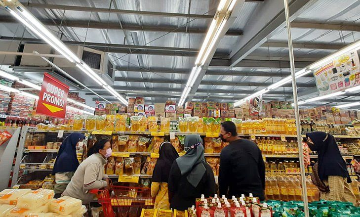Harga Migor Serentak Rp14 ribu per Liter, Emak-emak Serbu Supermaket