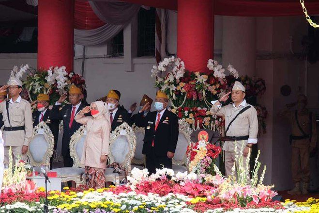 Walkot Eri Cahyadi Pimpin Upacara Bendera di Hari Pahlawan