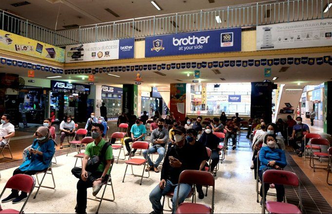 Stand Pedagang Hitech Mall Mulai Direlokasi