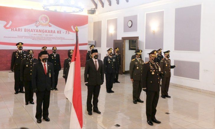 Di Hari Bhayangkara ke-75, Presiden Jokowi Apresiasi Polri Bantu Tangani Pandemi Covid-19