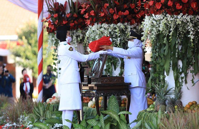 Peringatan HUT&nbsp;Kemerdekaan HUT RI Ke-75&nbsp;di Grahadi, Tetap Meriah dengan Via Vallen