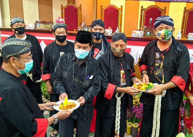 Hari Jadi Ponorogo, Forpimda Lakukan Ziarah Makam dan Beri Penghargaan Kepada Warga Ponorogo