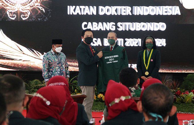 Berikan Program Kesehatan Gratis Berbasis Digital di Pelantikan IDI, Ini Paparan Bupati Situbondo