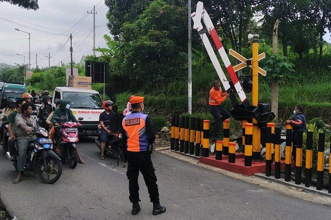 Cegah Kecelakaan, PT KAI Daop 9 Akan Tutup 5 Titik Perlintasan Sebidang di Jember