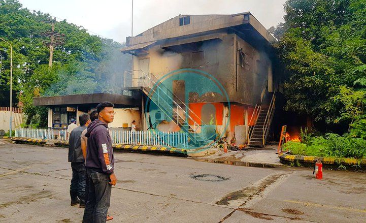 Gudang Penyimpanan di Areal Bekas&nbsp;Pabrik Kertas Leces Terbakar