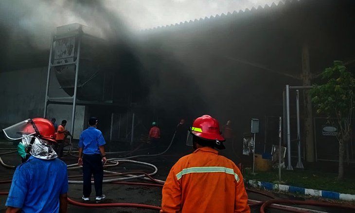 Suara Ledakan Sempat Terdengar di Kebakaran PT Mertex Indonesia
