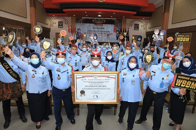 Sepuluh Satker Jajaran Kanwil Kemenkumham Jatim Raih Predikat WBK/ WBBM 2021