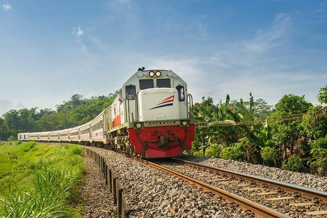 Baru Beroperasi Setengah Bulan, KA Ranggajati Jember-Cirebon Dihentikan Sementara Waktu