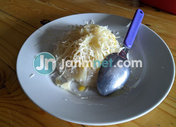 Lezatnya Ketan Durian Sambil Menikmati Indahnya Telaga Ngebel