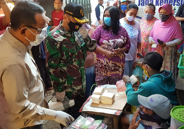 Operasi Penegakan, Satgas Covid-19 Probolinggo Temukan Pedagang Pasar Tak Bermasker