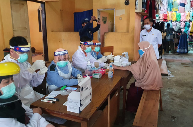 Klaster Baru, Pedagang Pasar Paiton Positif Covid-19