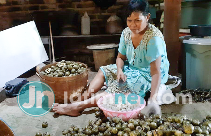 Permintaan Tinggi, Harga Kolang-kaling di Produsen Melonjak 100 Persen