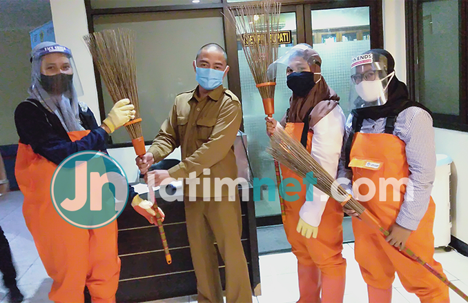 Bahaya Tumpukan Sampah Plastik di Gresik Mengancam