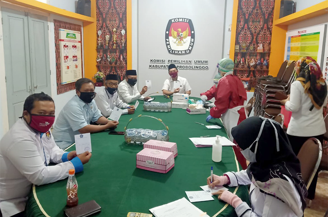 KPU Kabupaten Probolinggo Jalani Rapid Test, Empat Orang Reaktif