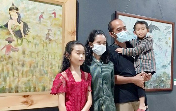 Pelukis Cilik Gelar Pameran Tunggal, Hasilnya Disumbangkan ke Lembaga Sosial
