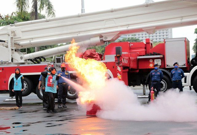 Kukuhkan Kader Madagaskar, Wali Kota Surabaya Pastikan Tak Ada Kader yang Dipecat