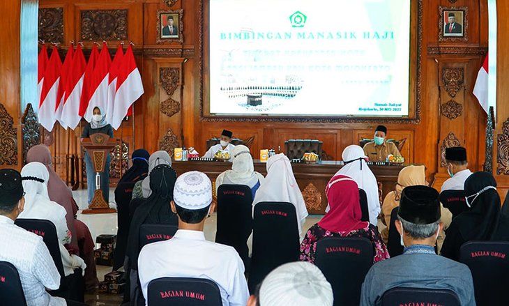 Buka Bimbingan Manasik Haji, Ini Pesan Ning Ita Ke 71 CJH Kota Mojokerto