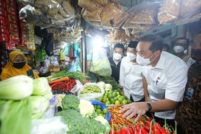 Menteri Perdagangan Pastikan Harga Sembako di Pasar Wonokromo Surabaya Terbaik