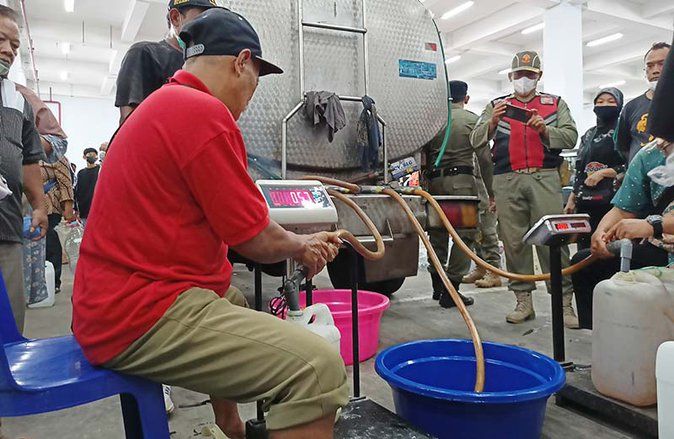 Pedagang Pasar Legi Didroping 6 Ribu Liter Migor Curah  