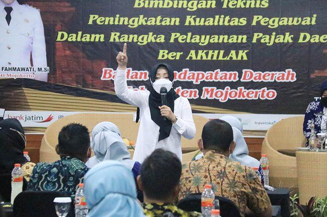 Bupati Mojokerto Beri Motivasi Peserta Bimtek Peningkatan Kualitas Pegawai Bapenda