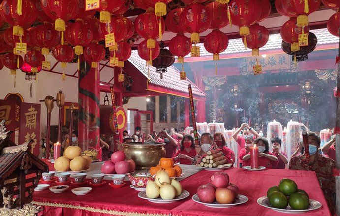 Tanpa Arak-arakan, Pawai Kebudayaan Ditiadakan, Ini Perayaan Imlek di Kelenteng Hok Sian Kiong