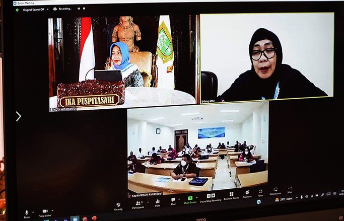 Sukses Bawa Mojokerto Raih Penghargaan IGA 2021, Ning Ita Jadi Nasum Diklat Manajemen