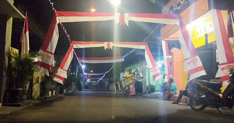 Sambut Hari Jadi Kota Mojokerto ke-104, Warga Pasang Umbul-umbul