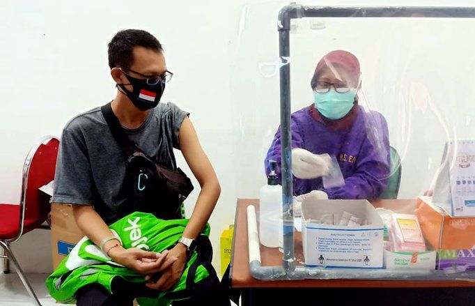 Bentuk Herd Imunity, Pemkot Mojokerto Vaksinasi Ojol dan Taksol