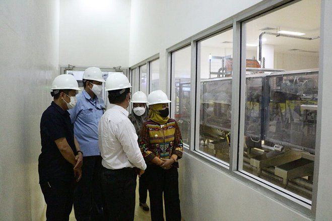 Jemput Bola Ketersediaan Minyak Goreng di Kota Mojokerto, Ning Ita Datangi Pabrik Distributor