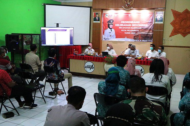 Ning Ita Minta Warga Gedongan Tingkatkan Potensi UMKM, Bukan Infrakstruktur