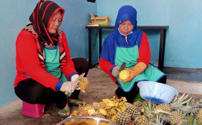 Di Balik BUMDes Kediri yang Mampu Mengolah Buah Nanas Jadi Minuman Segar