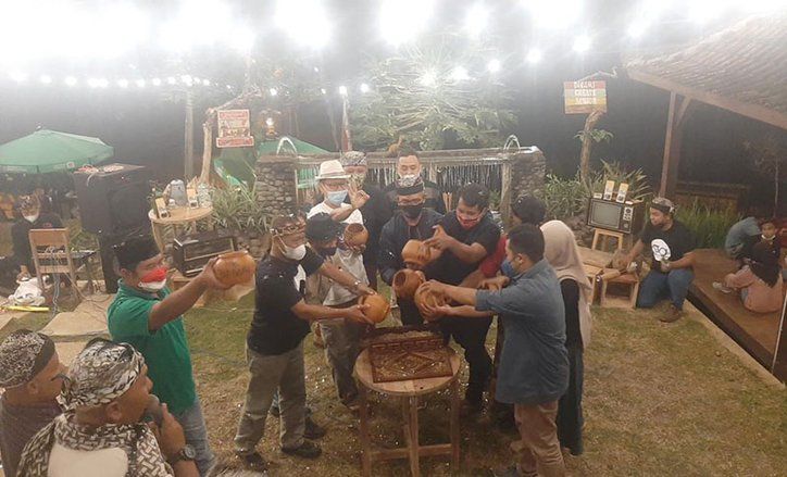 Di Balik Petani Kopi Muda Desa Tamansari Ganti Kebiasaan Jadi Petik Merah