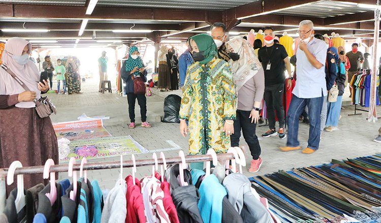 Ning Ita Launching Pasar Tumpah Rest Area Gunung Gedangan