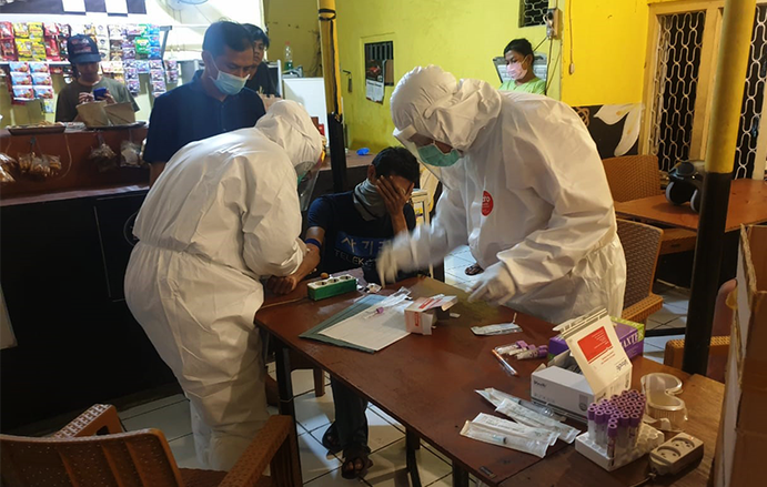 Gelar PSB, Dua Pengunjung Terindikasi Covid-19