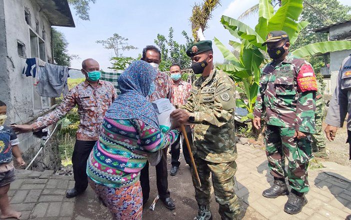 Di Tengah PPKM Darurat, Pasukan Tempur Para Raider Mayangkara "Serbu" Lima Desa di Mojokerto