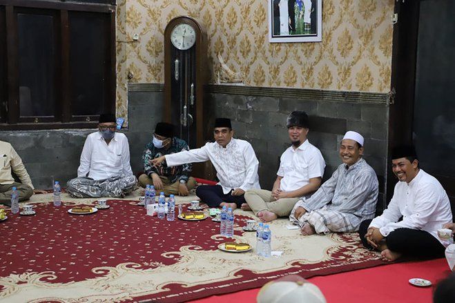 Hari Santri, Sejumlah Elit Gerindra Ziarah ke Pendiri Ponpes Zainul Hasan Genggong