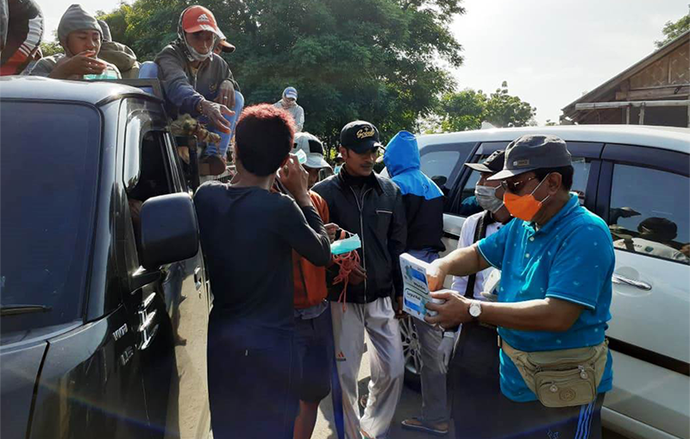 Pasar Hewan Sattoan Tetap Buka, Bupati Situbondo Ancam Tutup Bila Pengunjung Tak Pakai Masker