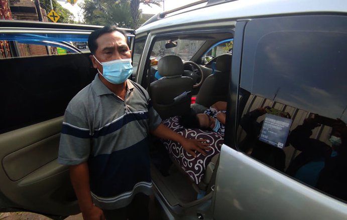 Kritis di Mobil, Warga Jetis Ditolak Sejumlah Rumah Sakit di Mojokerto