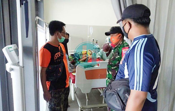 Mencampur Cat Pasangan Suami Istri Terbakar