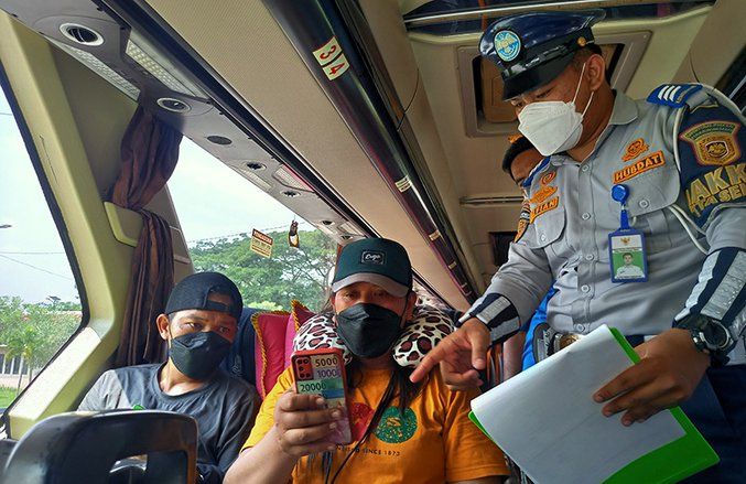Jelang Arus Mudik Terminal Seloaji Ponorogo Tertibkan Bus Trayek Ilegal