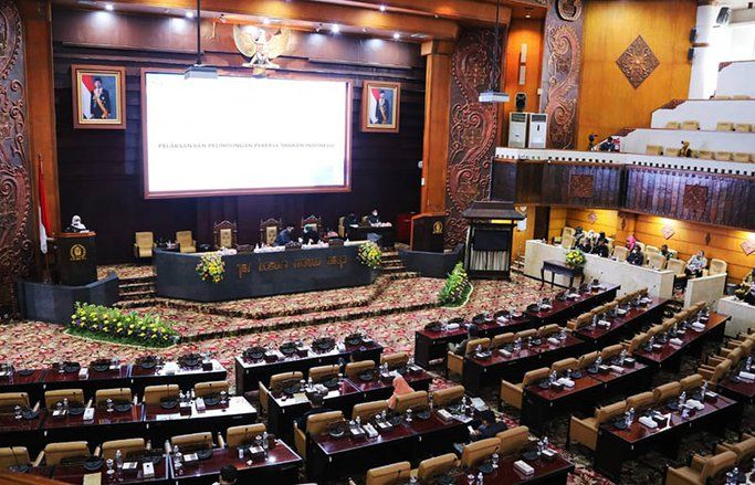 Beri Perlindungan Pekerja Migran, Raperda PMI Disahkan
